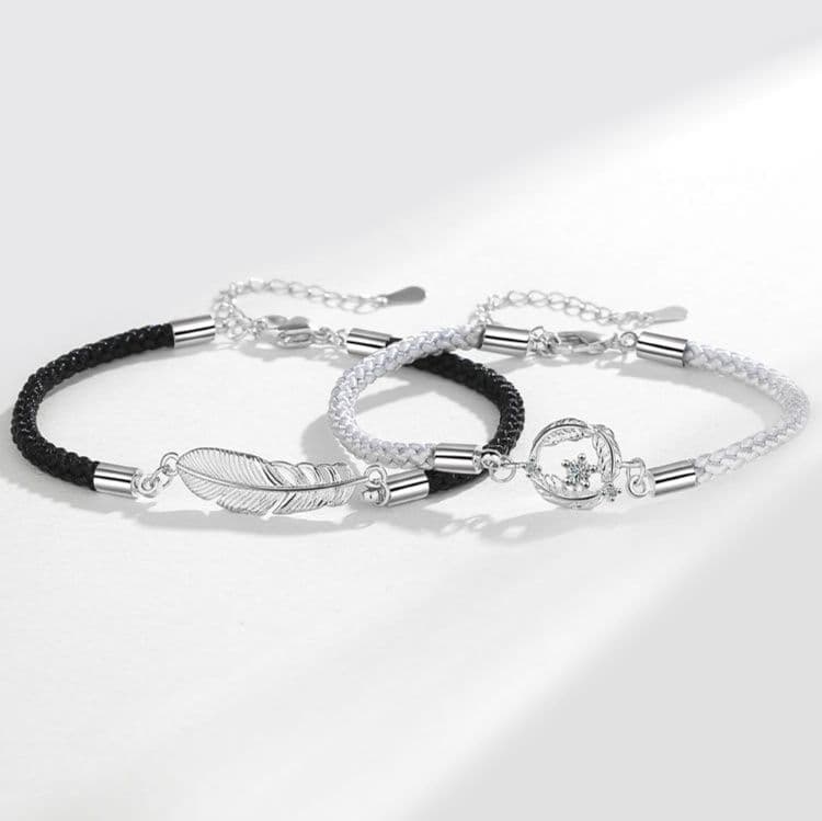 ペアブレスレット 月と羽根モチーフの編み込みペアブレスレット