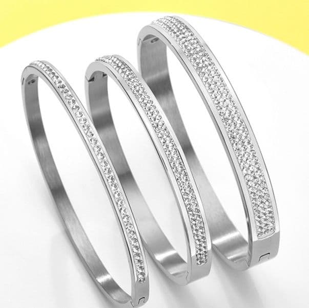ペアブレスレット 煌めく一列石ステンレスバングルペア