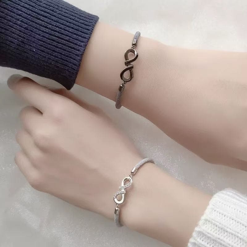 ペアブレスレット 無限の絆を象徴する編み込みシルバーブレスレット