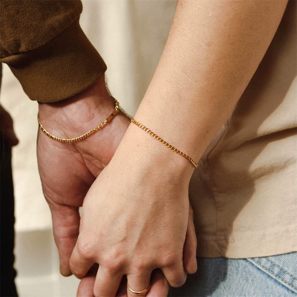 ペアブレスレット 刻印プレート付き華奢チェーンペアブレスレット