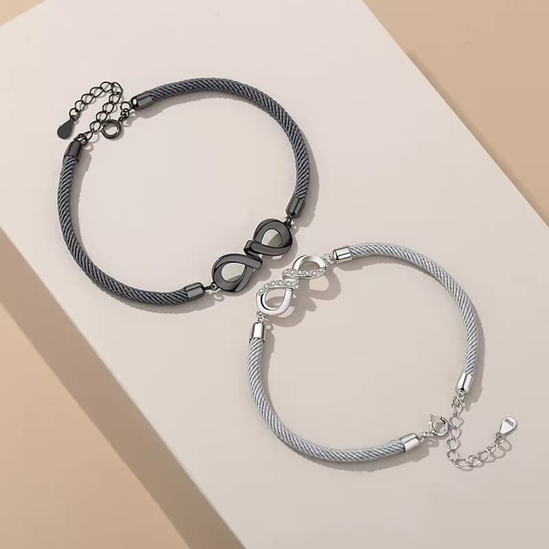 ペアブレスレット 無限の絆を象徴する編み込みシルバーブレスレット