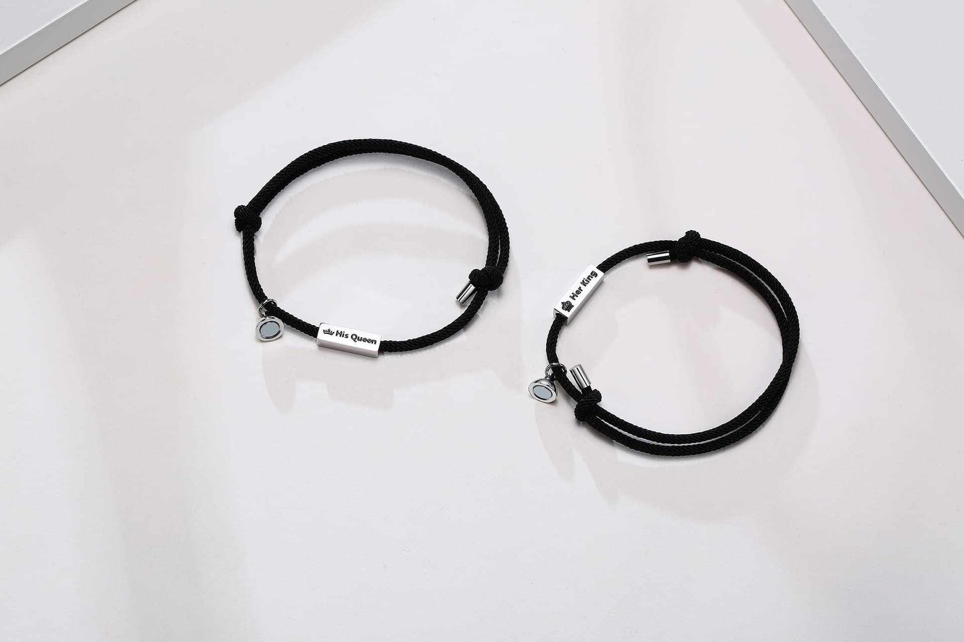 ペアブレスレット 王冠刻印メッセージ入りコードブレスレット